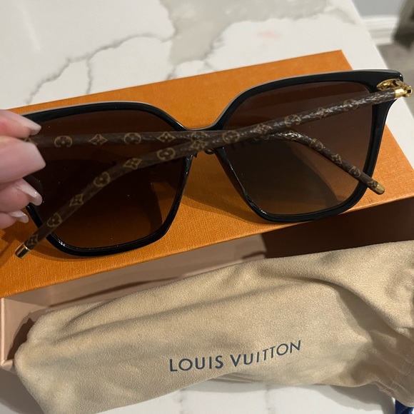Louis Vuitton Sunglasses - Picture 2 of 5